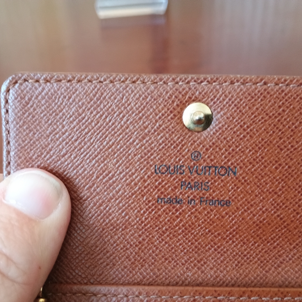 Louis Vuitton Key Wallet - Picture 4 of 8